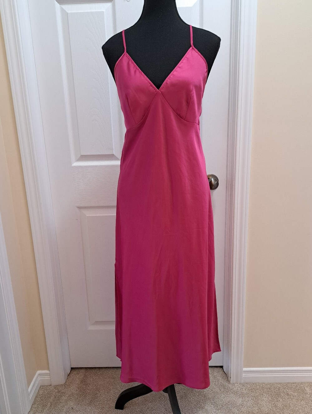 La Vie En Rose Fuchsia Pink Satin Slip Chemise Lingerie Sleepwear S/M Estimate